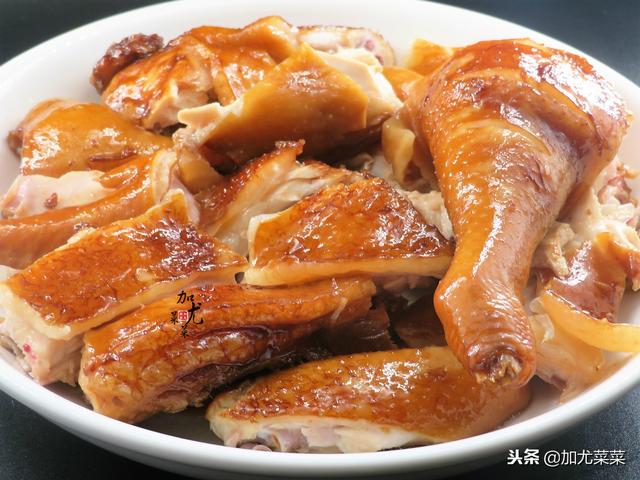 广东媳妇教你酱油鸡正宗做法，半碗酱油搞定，皮香肉滑，简单易学