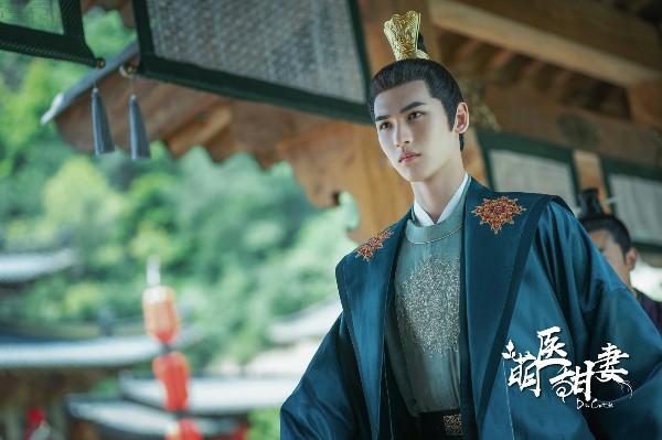 继《萌医甜妻》后，黄俊捷搭档李庚希出演古装爱情喜剧，你期待吗