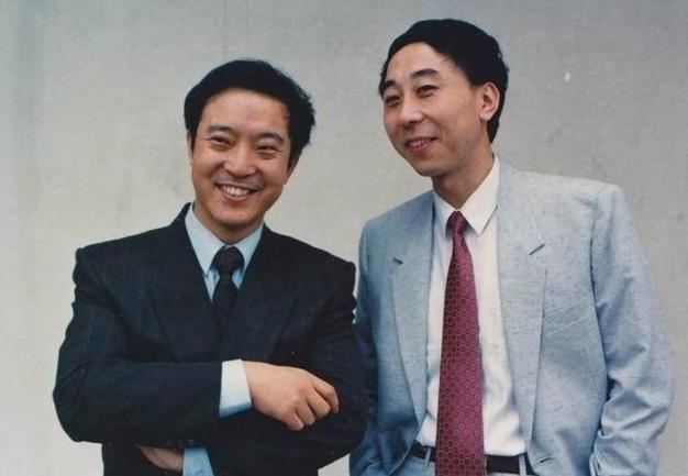 2000年，牛群为贫困学校募捐，却遭质疑被逼“裸