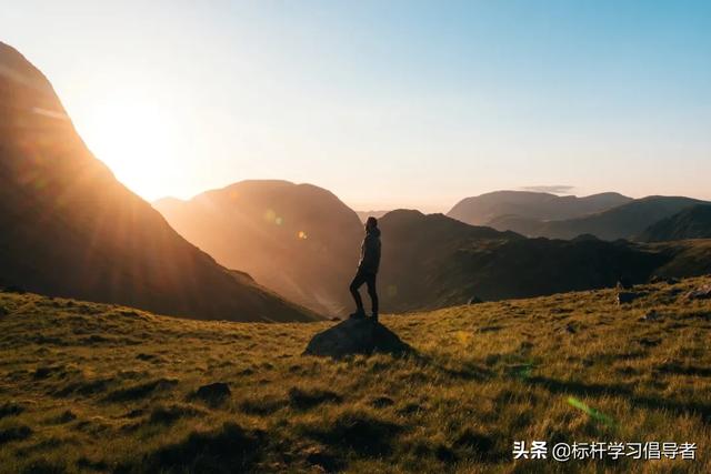 毕业3年，年入百万：易得的东西最危险，退而求其次的人生最廉价