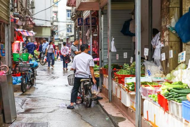 两年拼出5000亿！善谋黄峥，凶猛多多