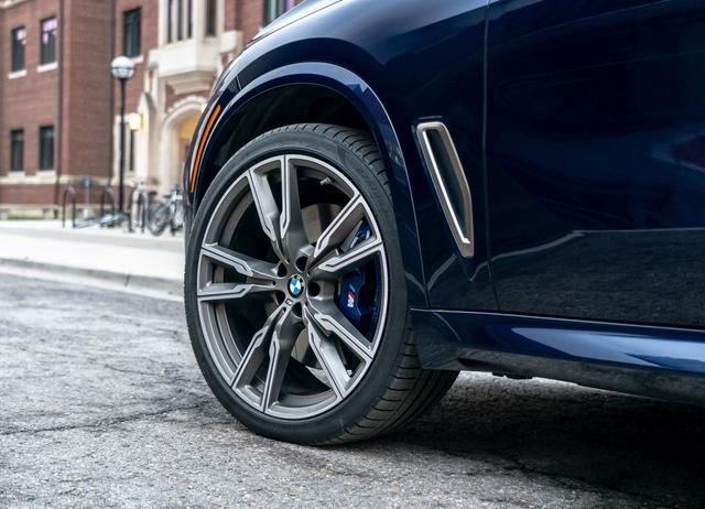 宝马X5火了！比奔驰GLE气派，3.0T爆340马力+8AT，百公里加速5.5s