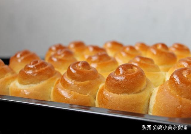 蜂蜜脆皮小面包—只是多加了一步，就让平凡无奇的面包惊艳起来