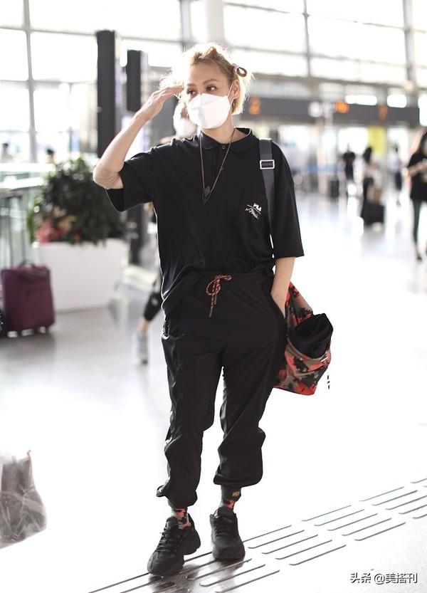 宁静|粉丝机场送宁静哪吒套装 拿乾坤圈混天绫摆pose