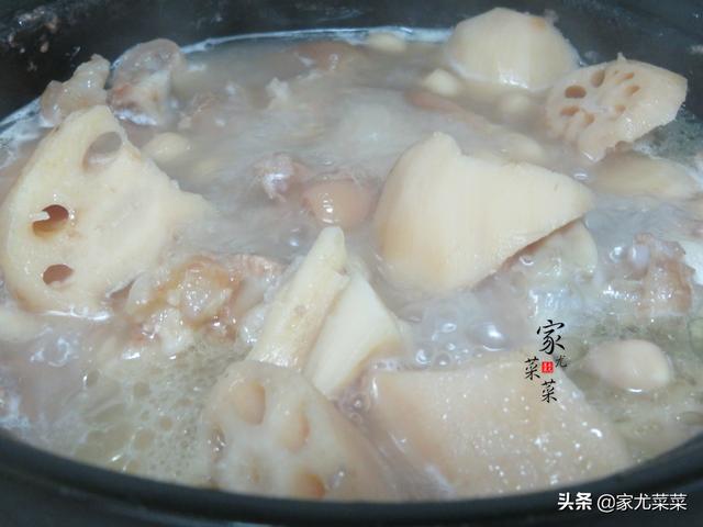 花生和猪蹄是天生一对，坚持每周吃2次，皱纹跟着色斑减少了