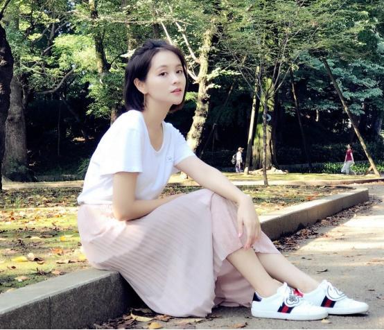 当妈的邓莎素颜太真实，虽然有点黑眼圈，但是