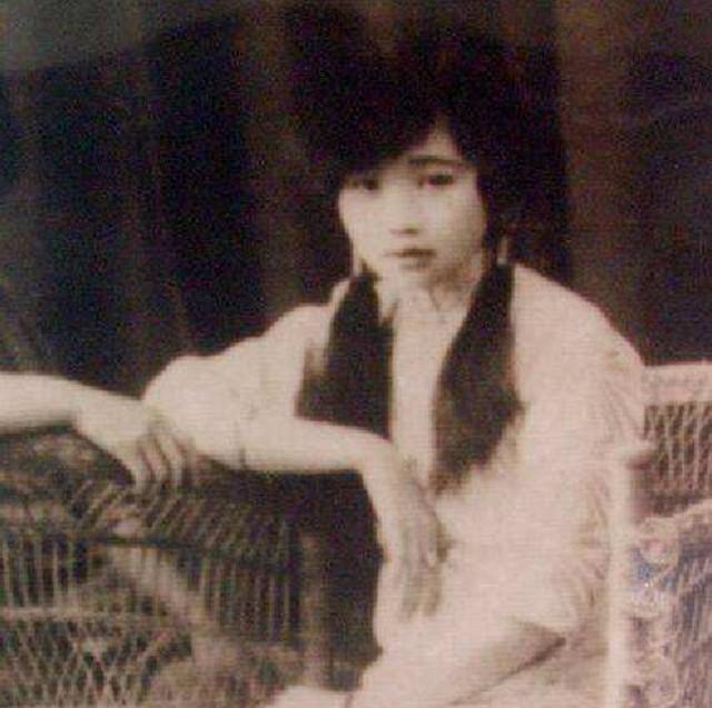 刘文彩姨太婚内偷欢多年，拿钱与戏子私奔，被