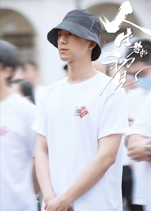 零点|好兄弟就是要零点准时庆生！尹正零点为王一博庆生 暖心叮嘱他忙也要注意身体