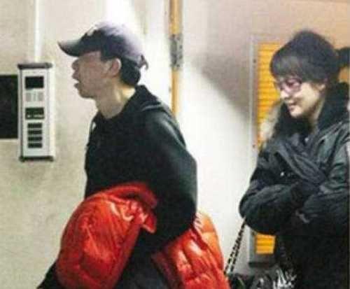 30年前被王志文赶出家门，做7年地下情人，现在的徐帆却终生未孕
