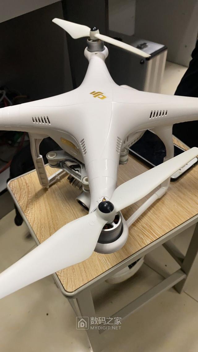 大疆精灵3SE无人机拆解，WIFI图传最高升限4km，内