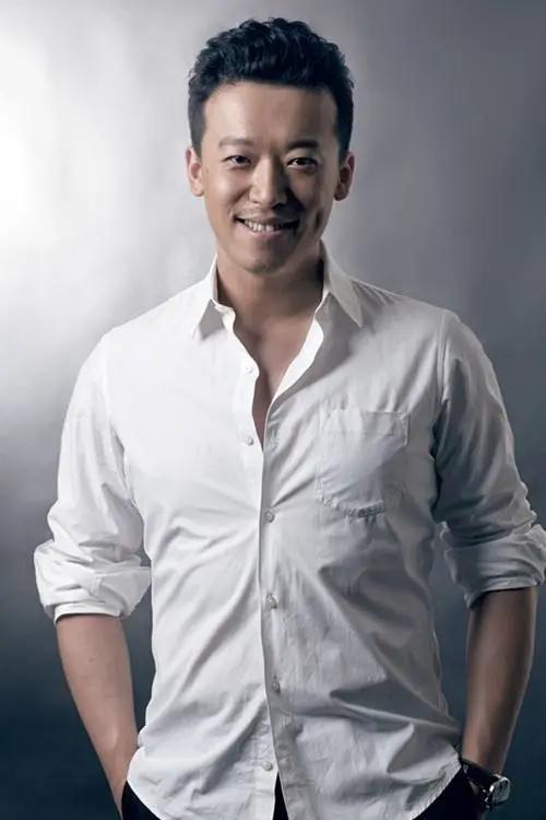 黄晓明出道的《爱情不是游戏》演员现状，20年后