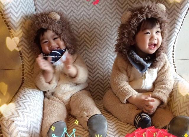 陈若仪晒四年前旧照，Kimi抱着弟弟好暖心，双子星颜值越来越高