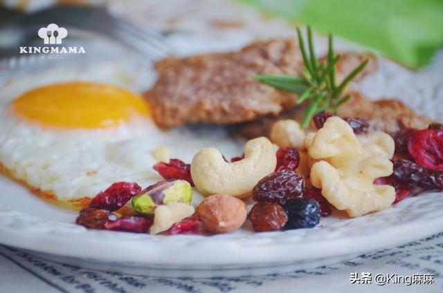 张文宏：早餐不喝粥，鱼汤里的鱼渣要吃掉，网友：别被带坏了节奏