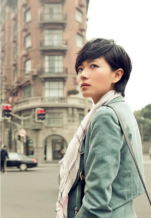 娱乐圈的“白月光”万茜，怎么活成了众人羡慕的模样？