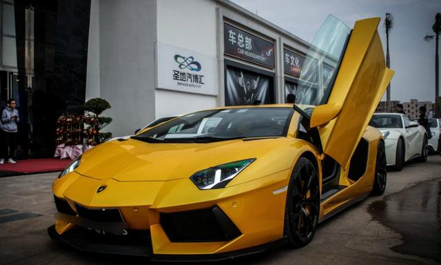 国民老公打包出售爱车，5000公里大牛折价数百万