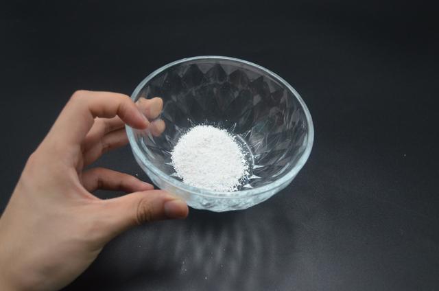 洗衣粉和食盐混合在一起，用途真厉害，一年能省不少钱，涨知识了