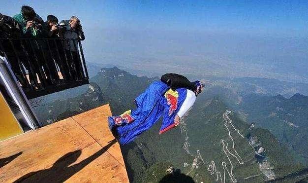 痛心！翼装飞行女大学生已找到：活动受邀获批