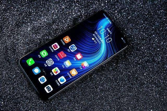 8分钟销量破10万台，这款荣耀手机喜登5月最热门