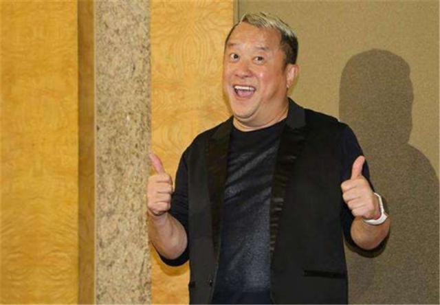 风流成性公然“揩油”，曾志伟为何没被制裁？