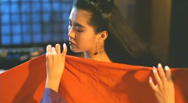 四大尤物之一的她，与京城四少相恋被“小燕子”插足，现身家过亿