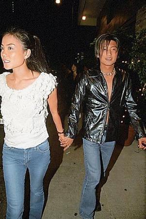 14年兜兜转转锋菲恋再续篇章，张柏芝深夜点赞，不知手滑还是真心