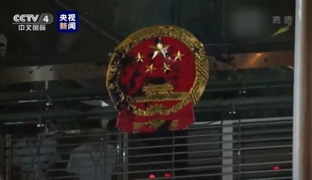 正道的光！感动中国为香港警察颁奖！乱港分子遁走合集来了…