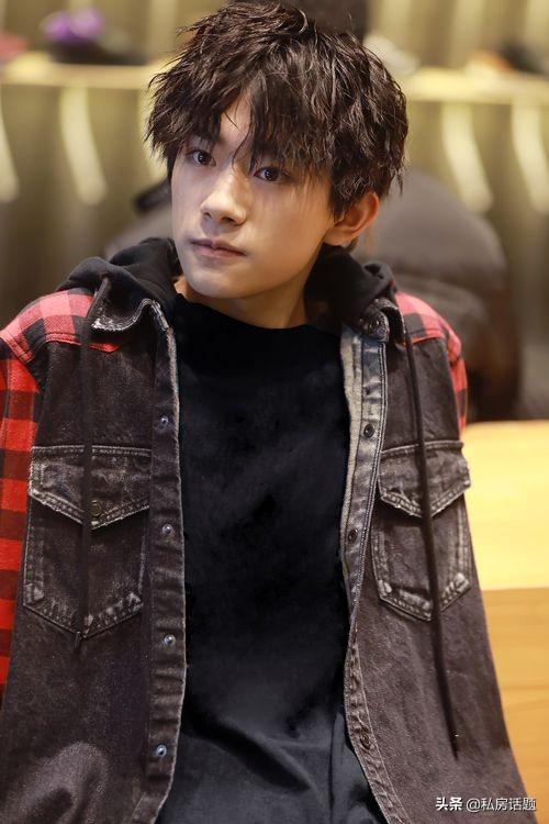 易烊千玺，一个被娱乐圈宠爱的人，你喜欢吗？