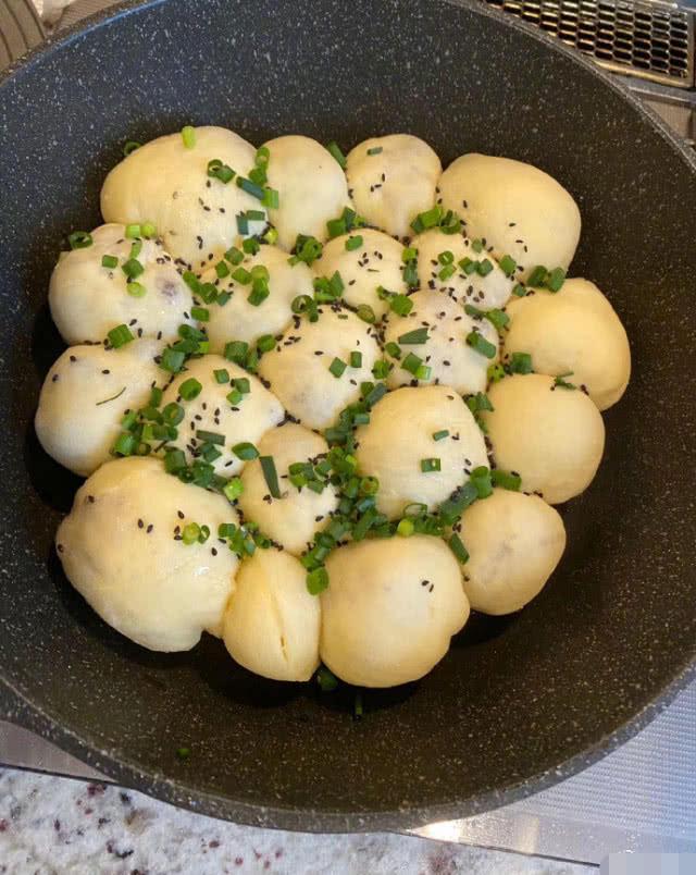 继“糊底”之后再翻车？从北漂到人生赢家，邓