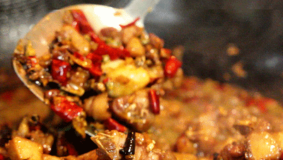 冷吃兔拍了拍“钵钵鸡”，乐山和自贡，谁是你们心里的Top1?