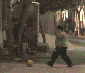 搞笑GIF：你不好好学习打扰人家干嘛啊