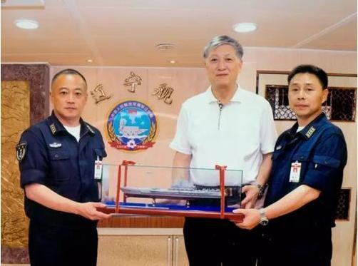 1992�꣬�ں������������벻����������ź�ĸ������˵����Ҫ