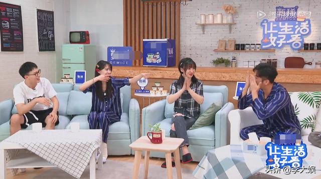 郑爽关爱流浪动物，却将自家宠物送寄养中心，