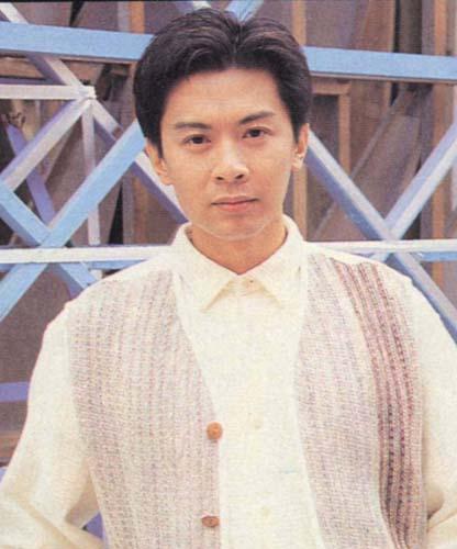 23岁出道拍戏，成名后放弃百亿家产出家成为一代