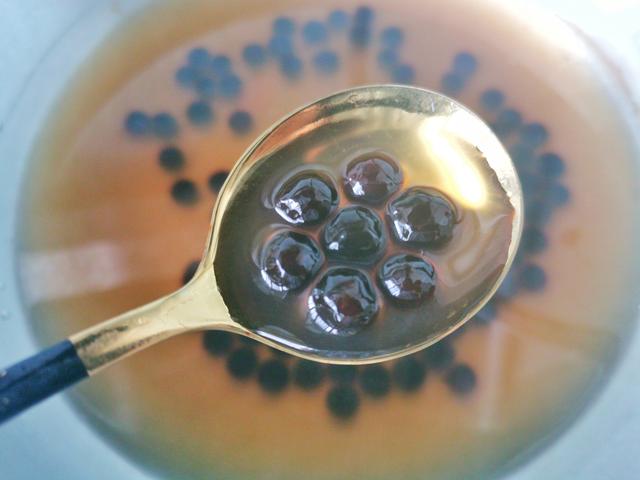 一杯网红奶茶28元，自己在家做超简单，料足成本低，一杯管饱