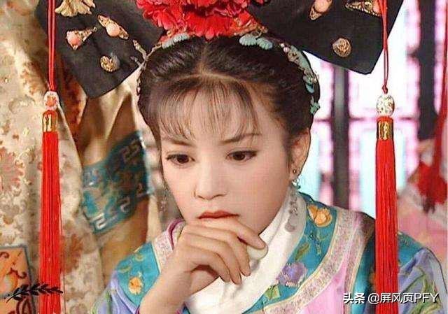 张哲瀚发自拍抗议定妆照，流露锁骨大秀身材，