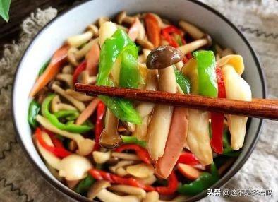 便秘最怕吃这菜，8元一斤，3块钱能炒一大盘，常吃清肠通便治便秘