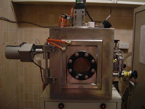 喜事连连！中国企业突破蒸镀机技术瓶颈，成功