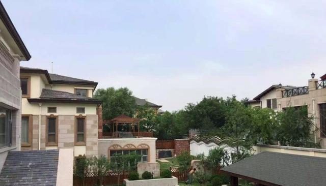 赵丽颖加入《中餐厅》，看完宿舍后，和颖宝的