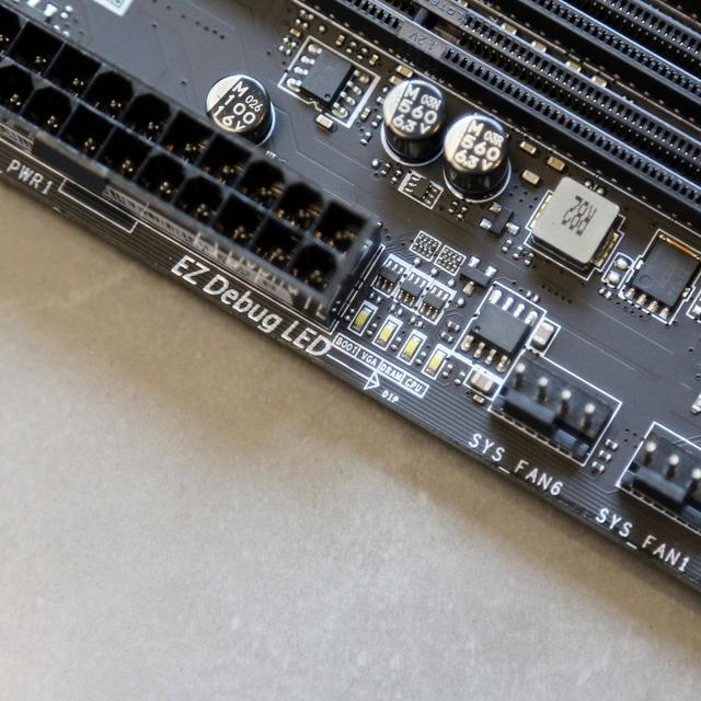 微星MPG Z490 GAMING CARBON WIFI主板开箱小测