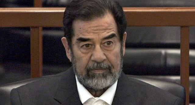 三名将领被重金收买，带上万名士兵叛逃，还顺走几百辆先进坦克