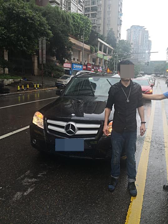 醉驾|男子车内昏迷口吐白沫 皆因醉驾惹的祸