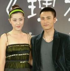 3任男友都是影帝，自己却不火，曾黎的人生被那套"男人装"毁了