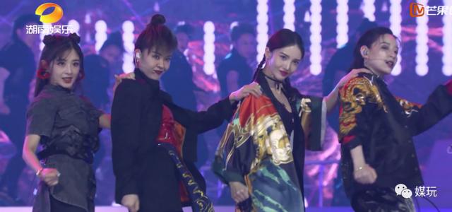 集体素颜名场面！《姐姐》播出第一次公演，后期却没顾上调色美颜