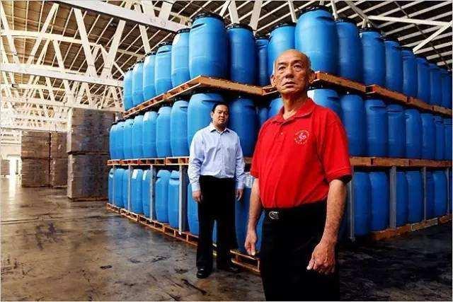 名气远超老干妈！美国“辣椒酱大王”，每年能