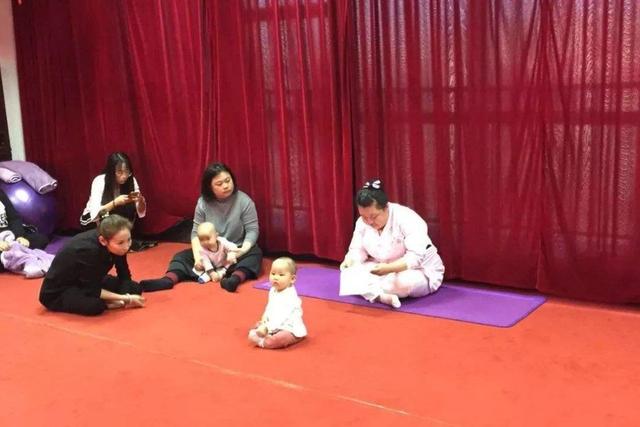 婴儿在多大的时候才认识妈妈？有这三种表现，意味着孩子认识你了