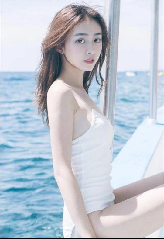 天热了，一定要少穿点衣服！