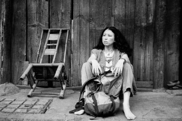 三毛自死前的最后的样子，满脸愁容充满哀伤，