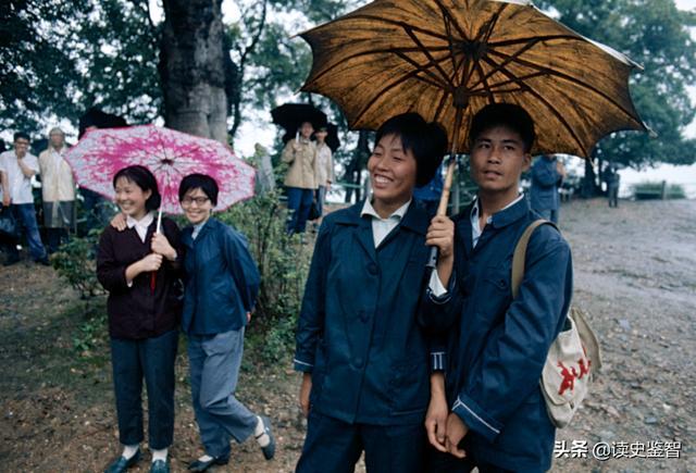 1973年中国真实老照片：90后难以想象70年代的人们是这样子生活