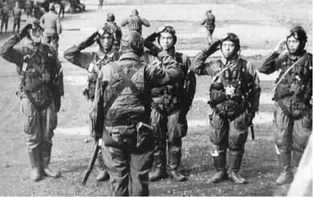 神风特攻队的飞行员是自愿的？关行男：我不去