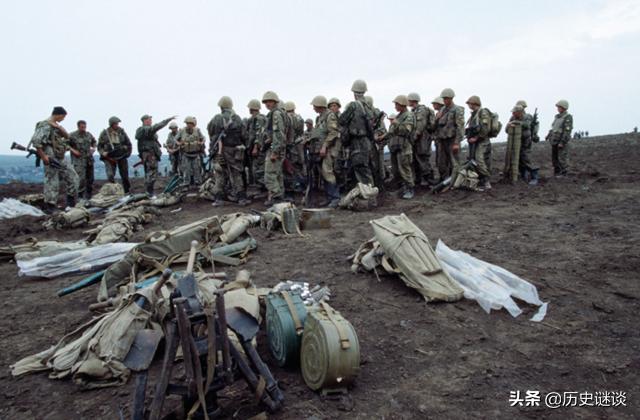 90名士兵被2000多人包围，鏖战三天6人幸存，总统